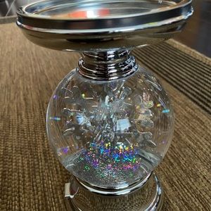 Bath and Body Works Light up Snowflake candle stand